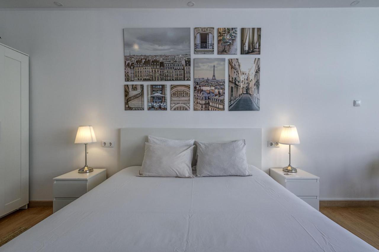 Travel & Live Aliados Apartment OOporto Esterno foto