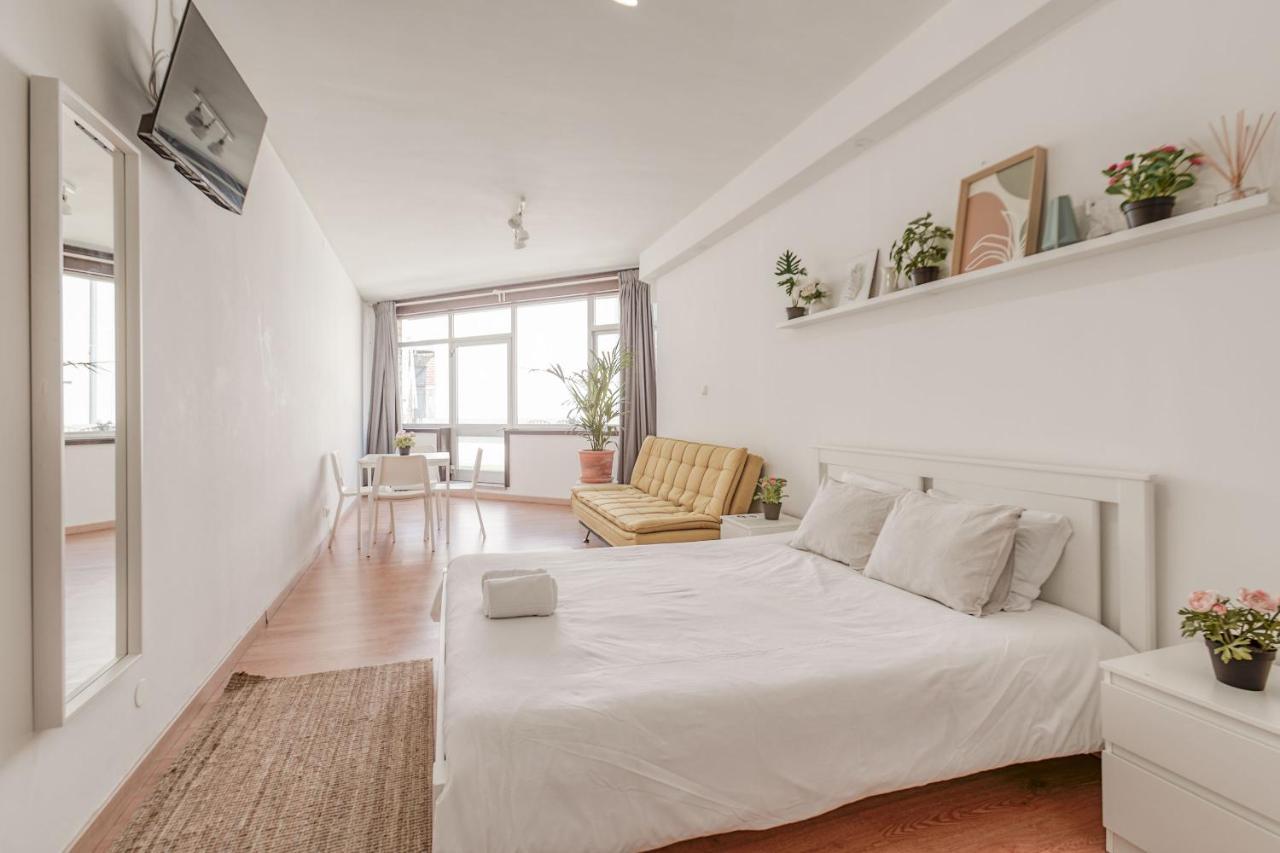 Travel & Live Aliados Apartment OOporto Esterno foto