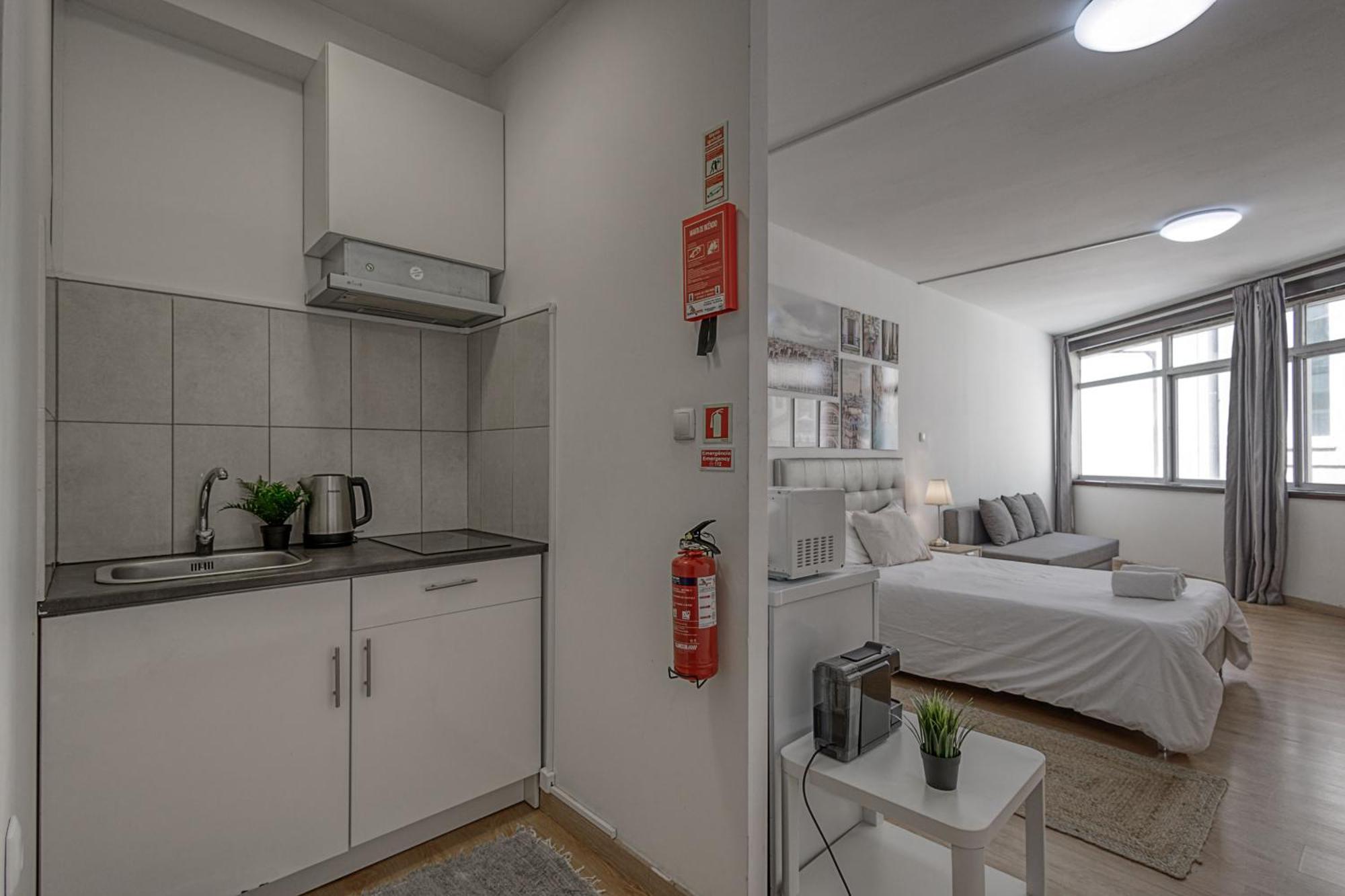Travel & Live Aliados Apartment OOporto Esterno foto